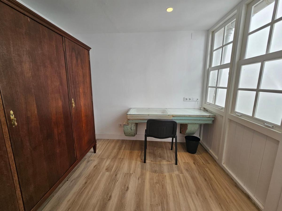 Apartamentos En El Centro - Plaza De Amboage - Wifi Ferrol Eksteriør bilde