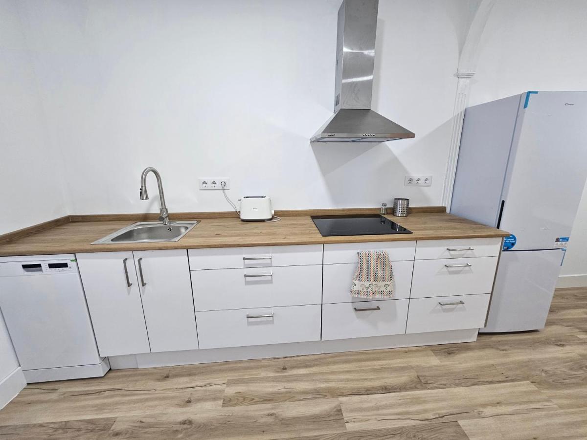 Apartamentos En El Centro - Plaza De Amboage - Wifi Ferrol Eksteriør bilde