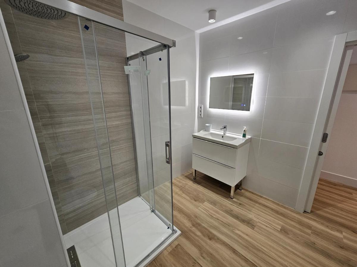 Apartamentos En El Centro - Plaza De Amboage - Wifi Ferrol Eksteriør bilde