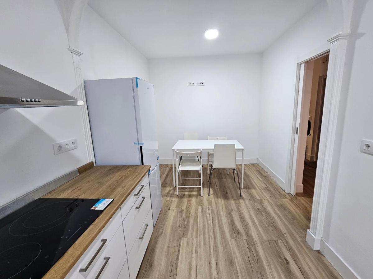 Apartamentos En El Centro - Plaza De Amboage - Wifi Ferrol Eksteriør bilde